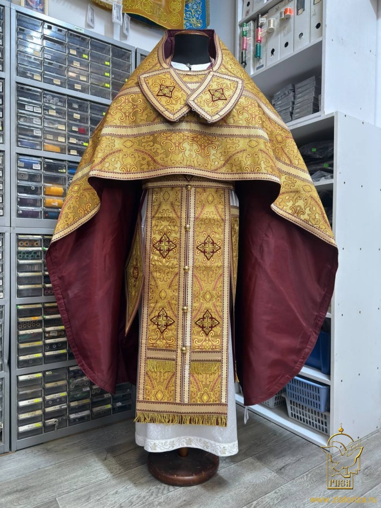Облачение иерейское парча, желтое с золотом + бордо окантовка..