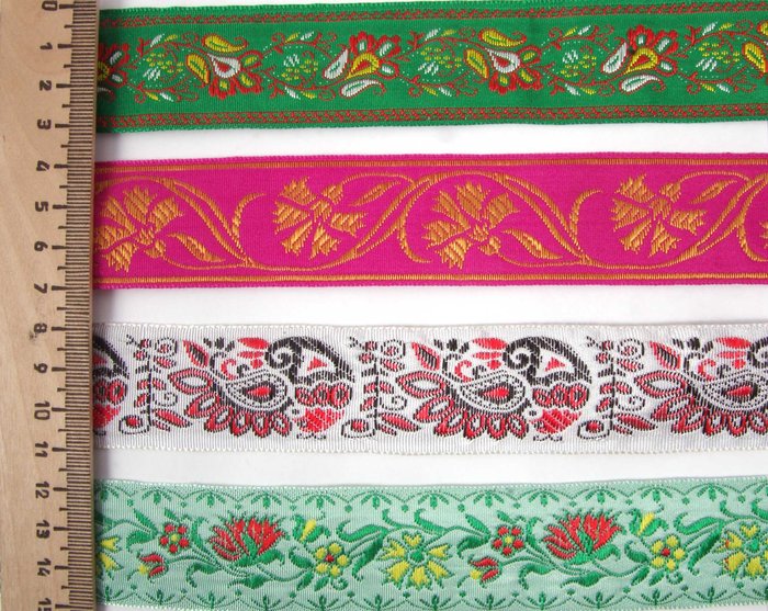 Тесьма жаккардовая, шир. 3-4 см