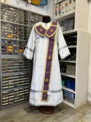 Орарь фиолетовый с золотом, шелк, с поручами Орарь фиолетовый с золотом, шелк, с поручами