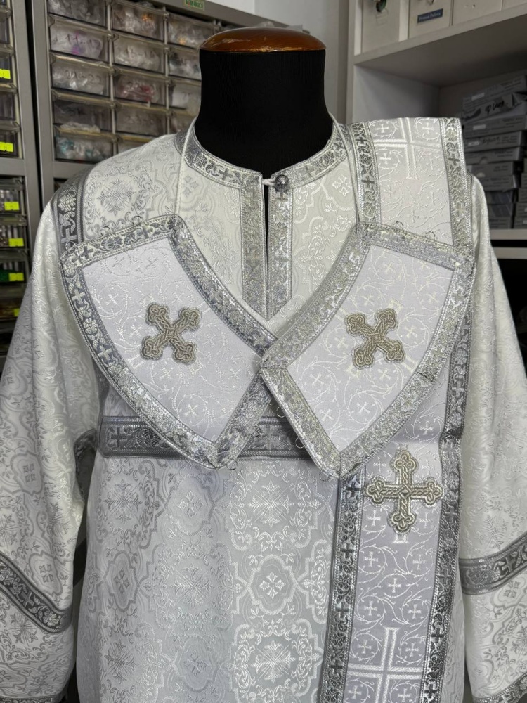 Орарь белый с серебром, шелк, с поручами