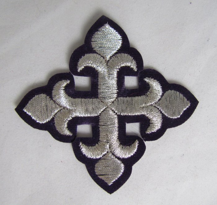 Крест 3 КАПЛЕВИДНЫЙ, фиолетовый с серебром,8-9 см