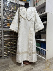 Диаконский стихарь, парча, белый с серебром. Диаконский стихарь, парча, белый с серебром.