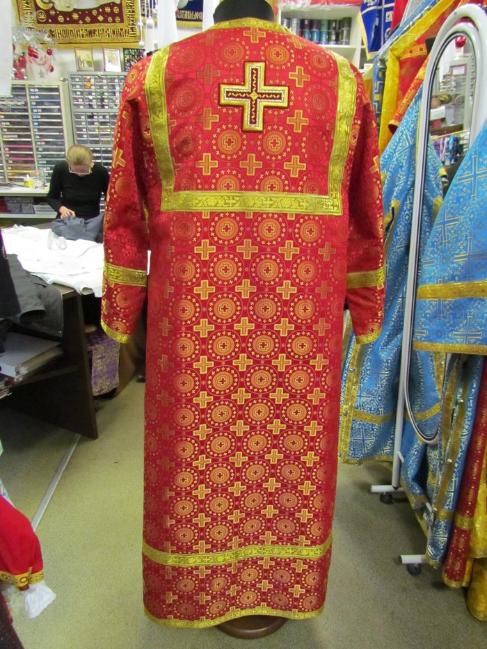 Стихарь алтарный, шелк, красный с золотом.