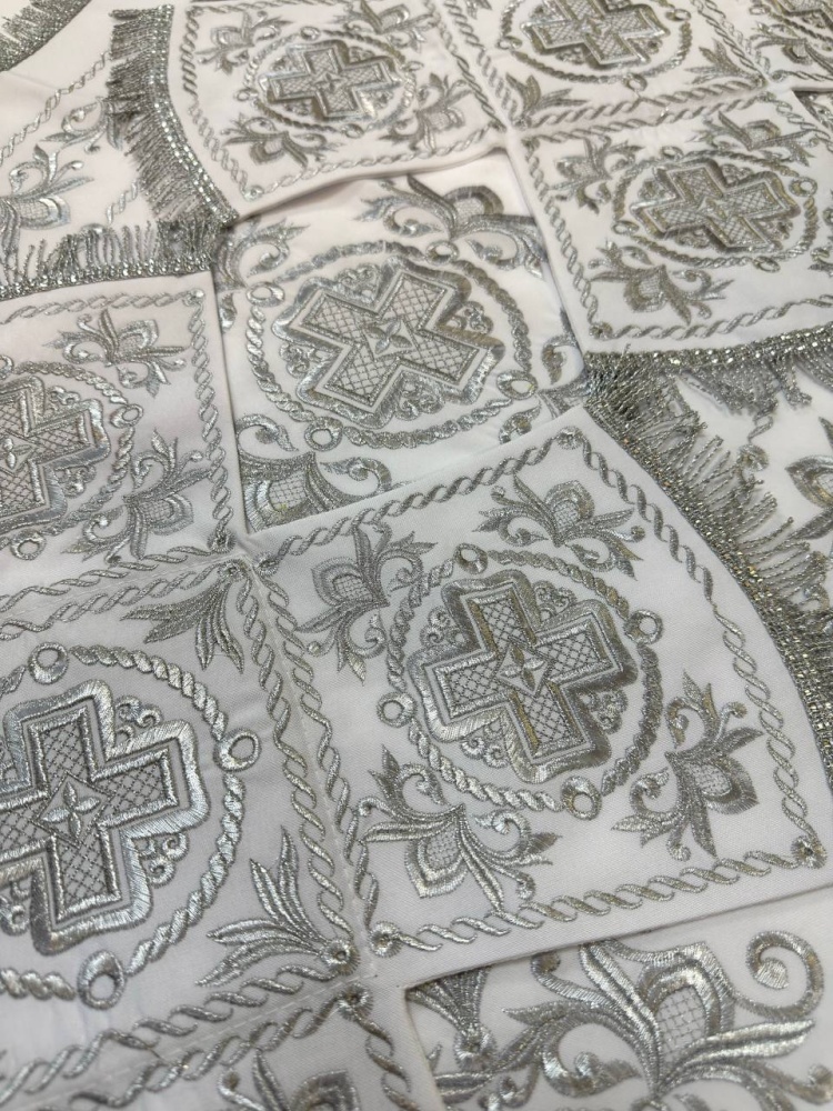 Покровцы габардин, НИКОЛЬСКИЙ, белые с серебром, вышитые