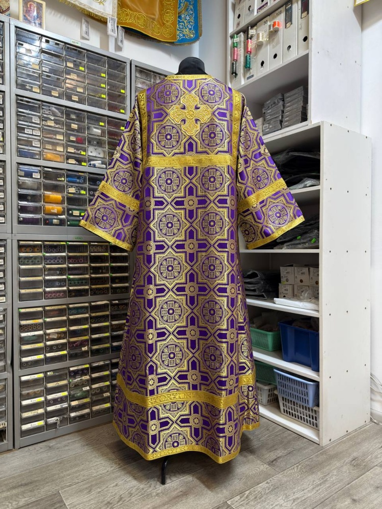 Стихарь алтарный, шелк, фиолетовый с золотом.