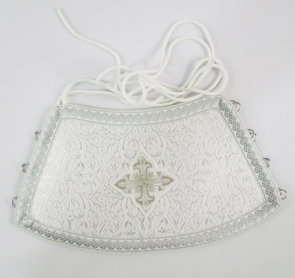 Орарь белый с серебром, шелк, с поручами