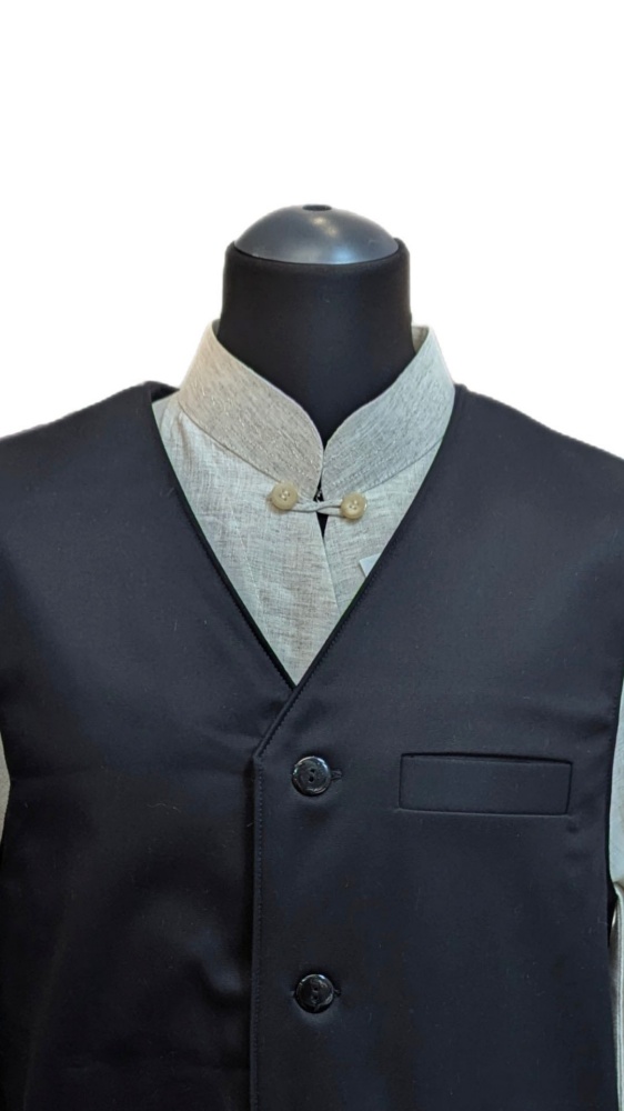 Жилетка мужская, утепленная , с подкладкой, черная. Размеры уточнять у продавца