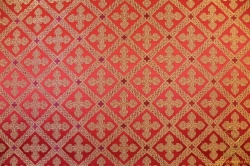 Парча ПРЕОБРАЖЕНИЕ, красная с бордо окантовкой с золотом, шир. 150 см, Рахманово