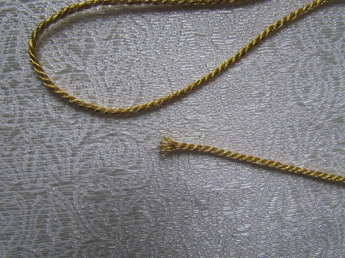Шнур золото, металл, 2 мм, арт d1013, витой