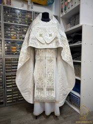 Облачение иерейское парча, белое с серебром, канительные кресты с натуральным жемчугом, подкладка - шелк 100%, . Размер 90/150