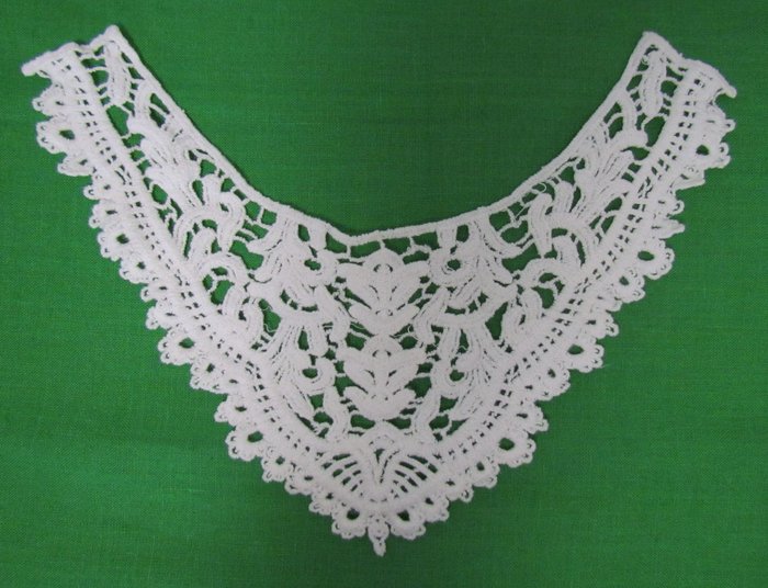 Вставка для блузки, кружево