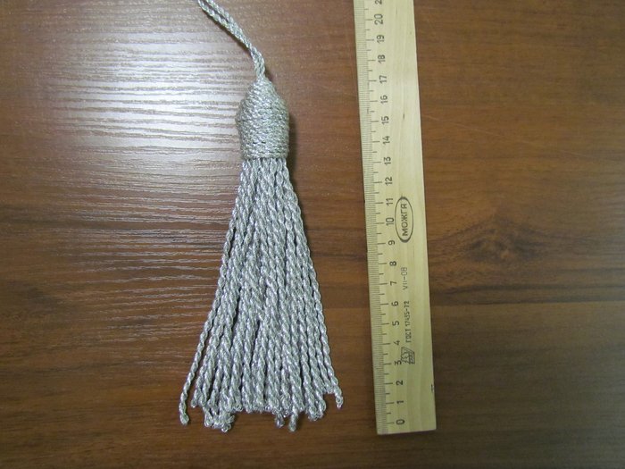 Кисть декоративная, серебро, длина 16-17 см, арт. 1953