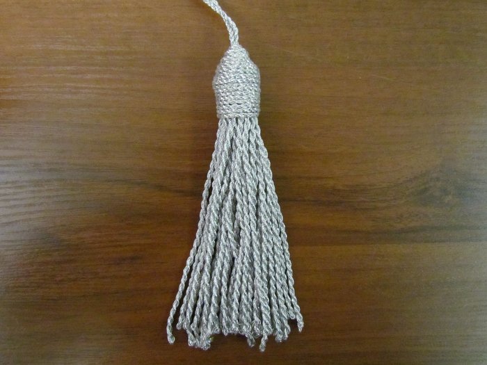 Кисть декоративная, серебро, длина 16-17 см, арт. 1953