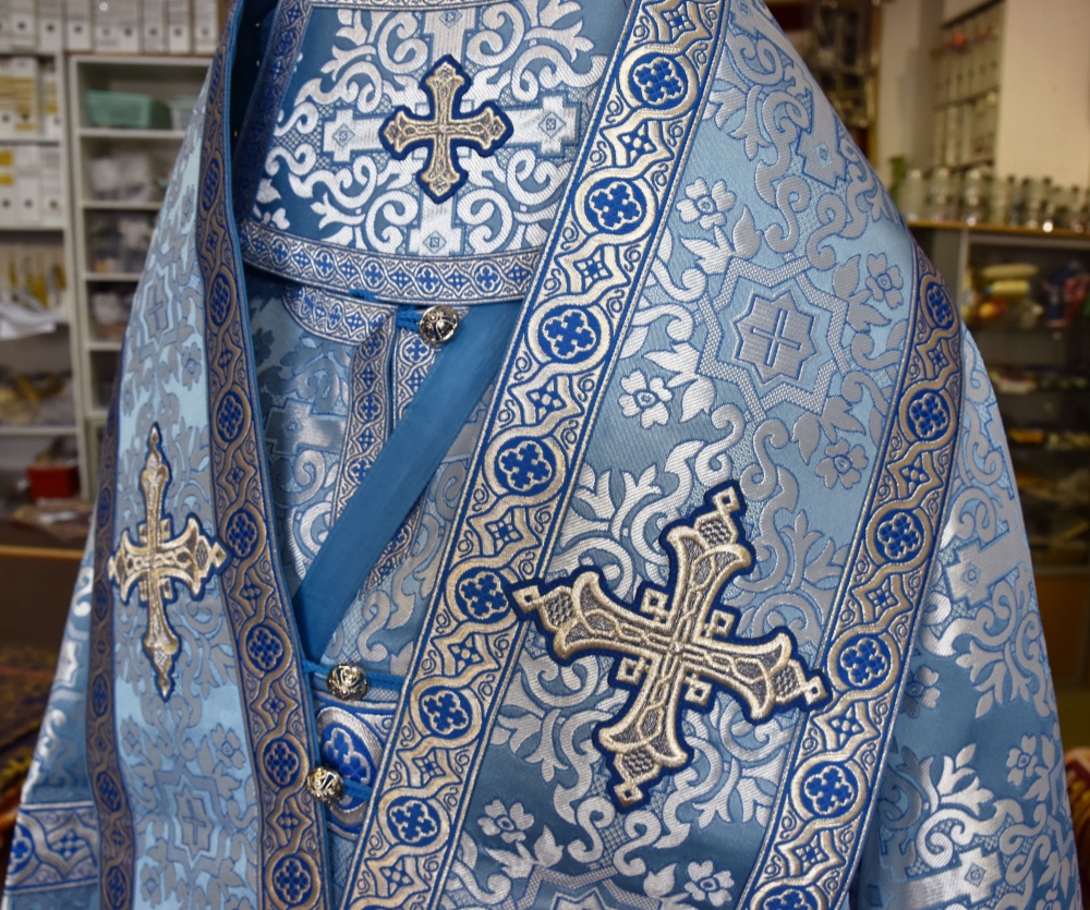 Облачение архиерейское, шелк голубое с серебром.