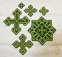 Набор крестов КАНОН W 002, иерейский, зеленый с золотом, 14 шт,