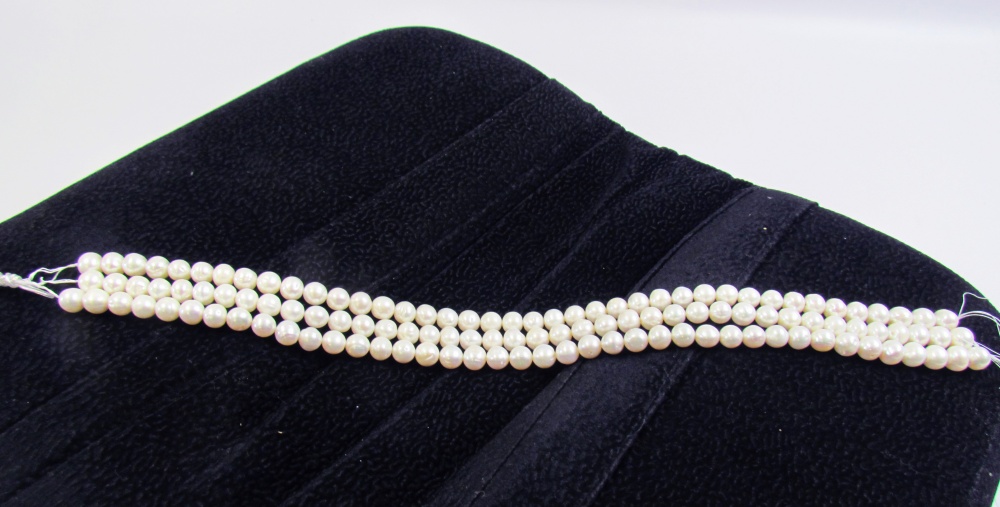 Жемчуг КРУГЛЫЙ № 1, диаметр 0,9-1 см, длина 40 см