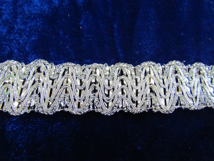 Тесьма серебро 40