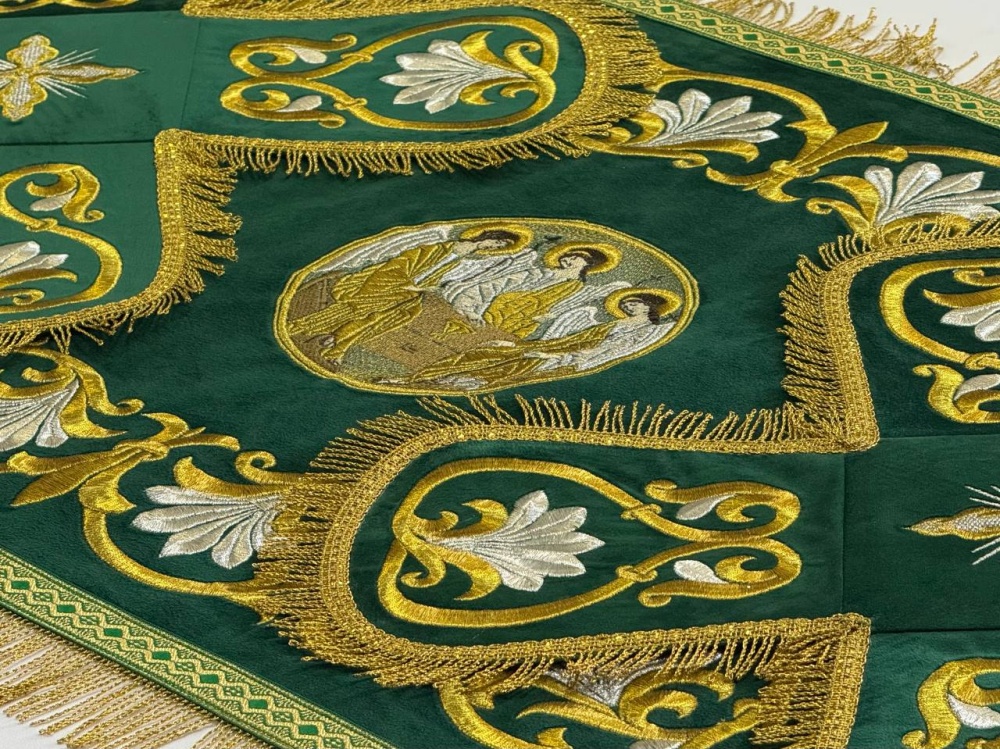 Покровцы бархат, вышитые, зеленые с золотом ТРОИЦА