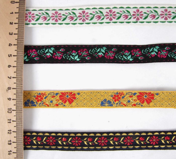 Тесьма жаккардовая, с люрексом, шир. 1,5 - 2 см