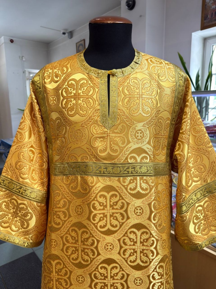 Стихарь алтарный, шелк, желтый с золотом.