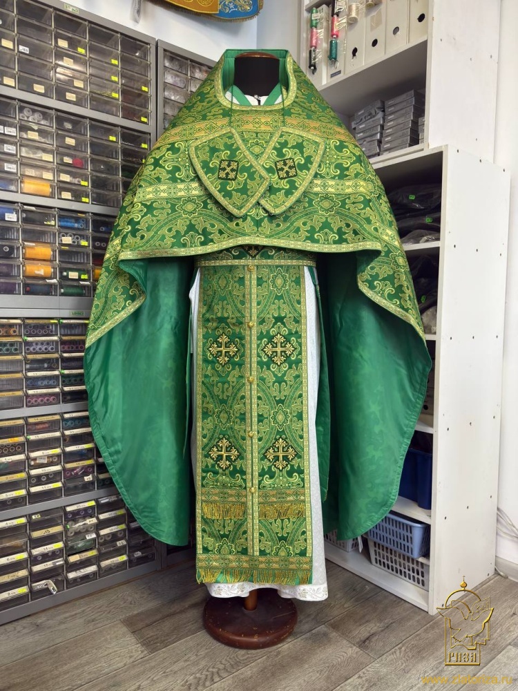 Облачение иерейское, шелк, зеленый с золотом.