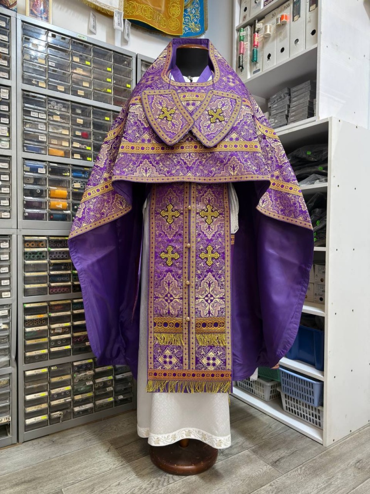 Облачение иерейское, шелк, фиолетовый с золотом.