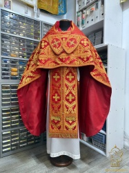 Облачение иерейское парча, красное с золотом. Облачение иерейское парча, красное с золотом.