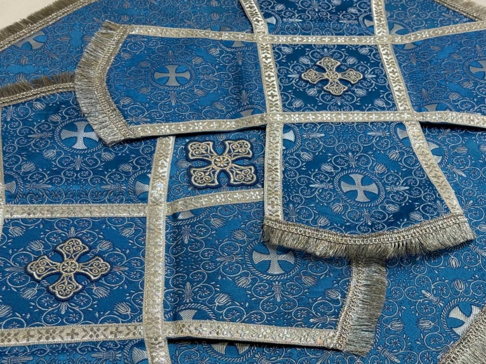 Покровцы шелк, голубые с серебром