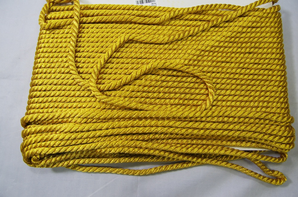 Шнур золото, 6 мм, арт d1036, витой, 33 м в упаковке