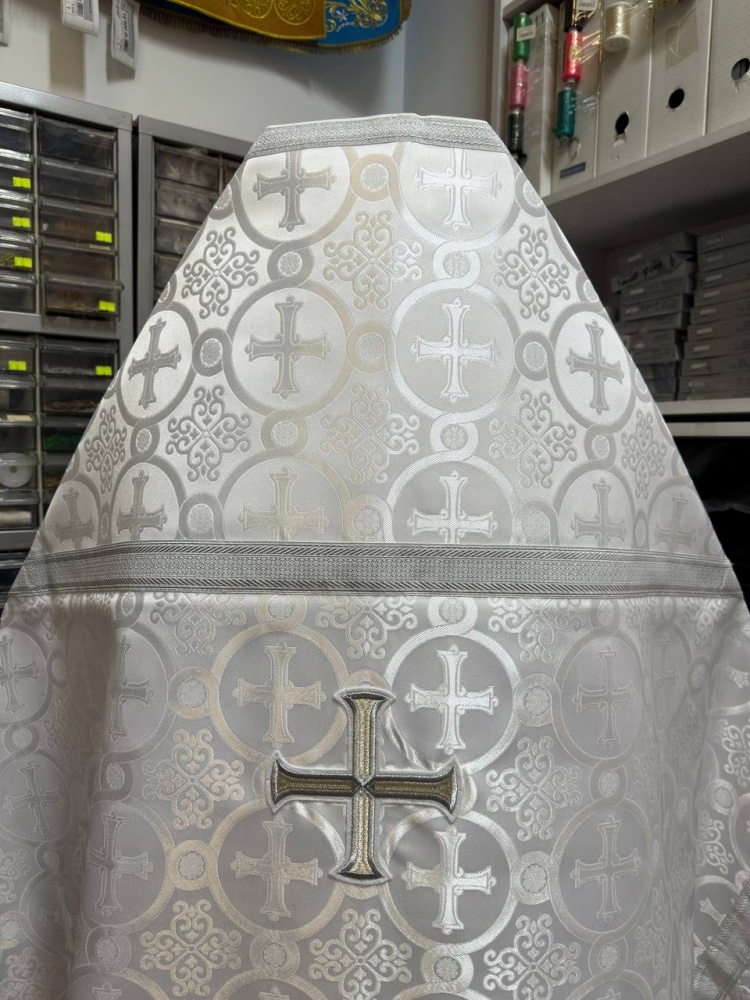 Облачение иерейское, шелк, белый с серебром.