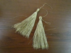 Кисть декоративная, золото, длина 11 см, арт. 1949