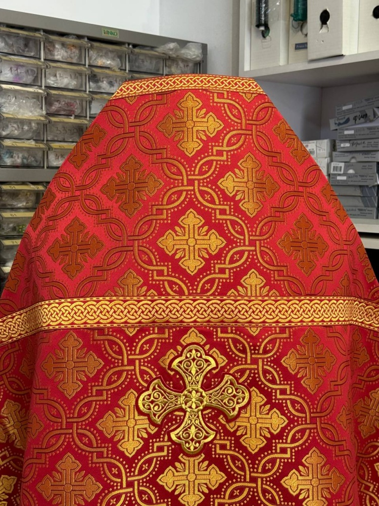 Облачение иерейское парча, красное с золотом. Оплечье съемное на молнии.