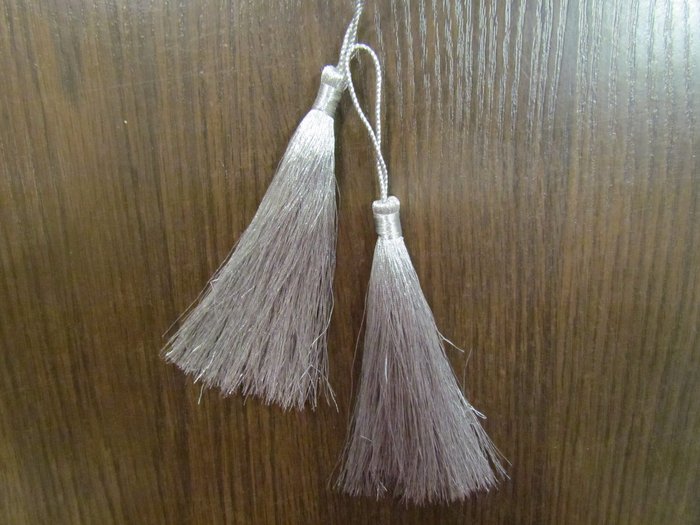 Кисть декоративная, серебро, длина 10-11 см арт. 2232, 2233