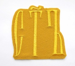 СВЯТ Шеврон, одно слово, горчица с золотом ЛТ