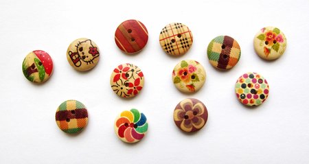 Пуговицы дерево, с рисунками, диам. 1,7 см