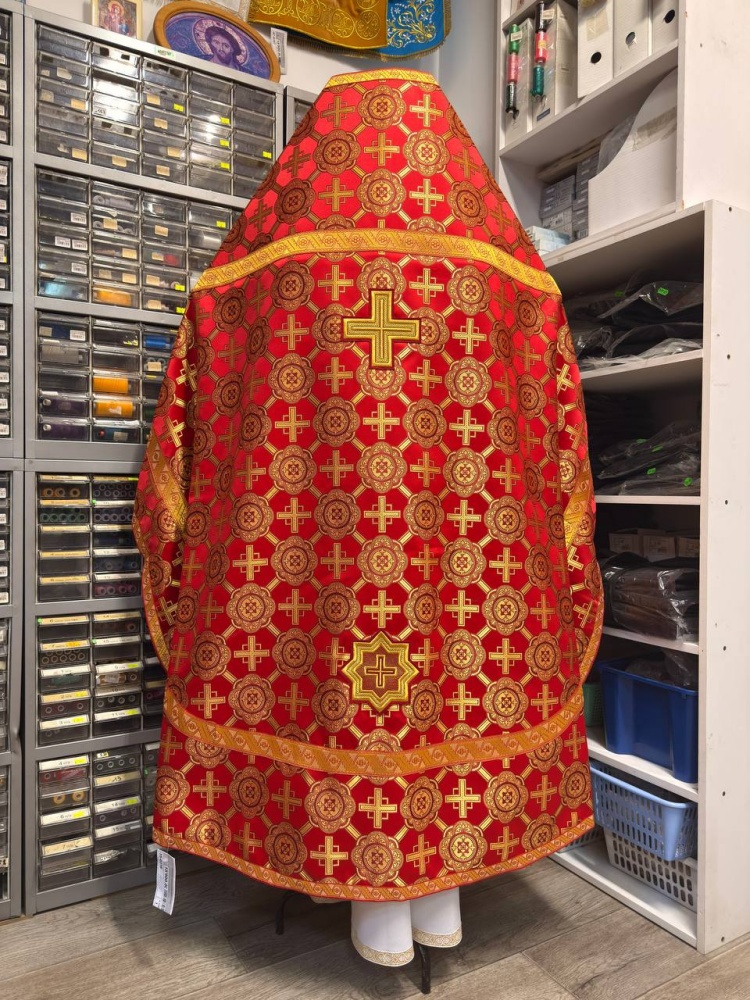 Облачение иерейское, шелк, красный с золотом.