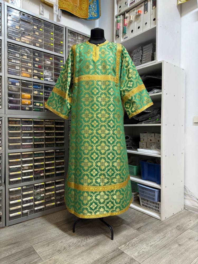 Стихарь алтарный, шелк, зеленый с золотом.