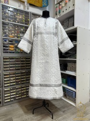 Стихарь алтарный длиной от 120 до 129 см, шелк, белый с серебром.