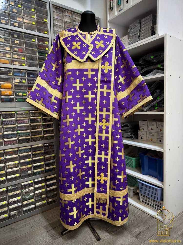 Диаконский стихарь, шелк, фиолетовый с золотом.