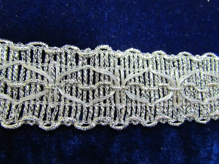 Тесьма серебро 70