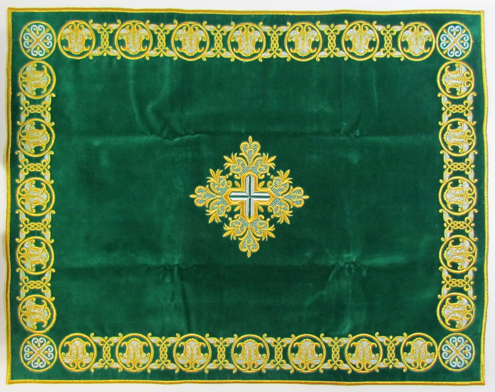 Покровцы бархат, вышитые, зеленые с золотом