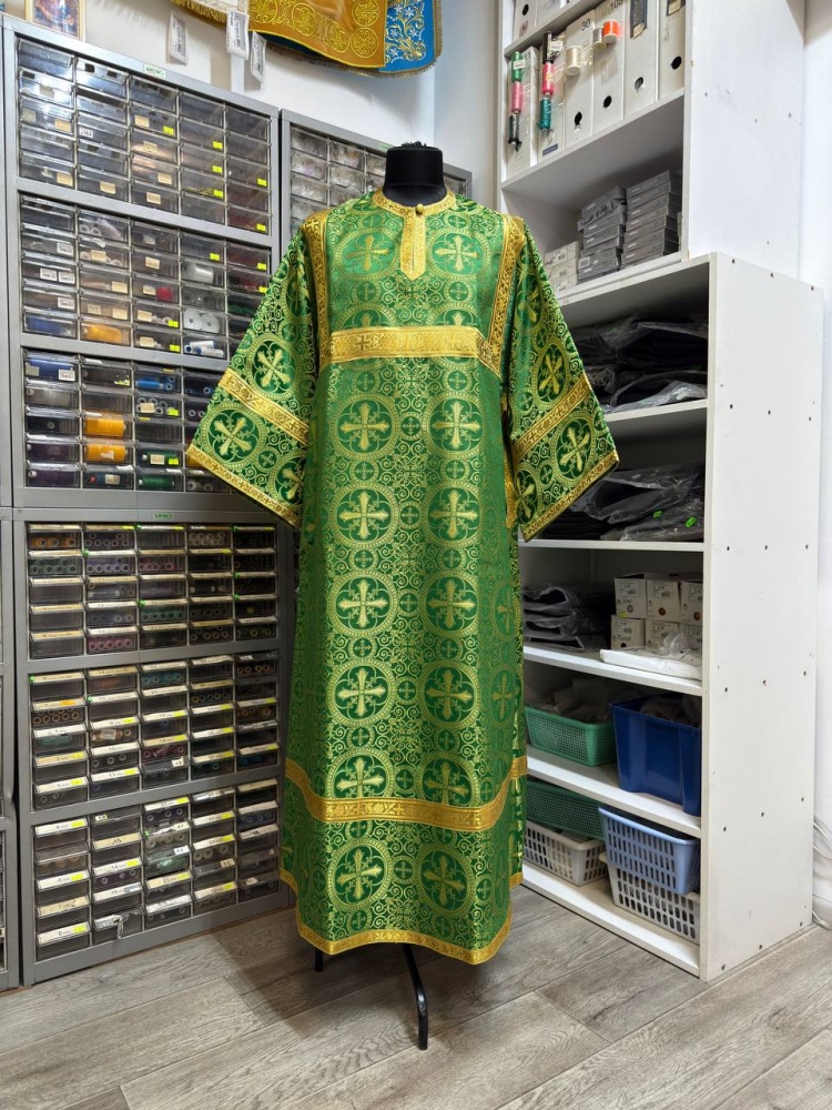 Стихарь алтарный, шелк, зеленый с золотом.