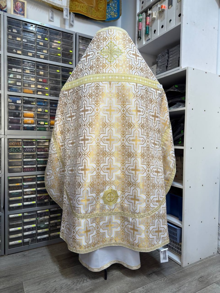 Облачение иерейское, шелк, белый с золотом.