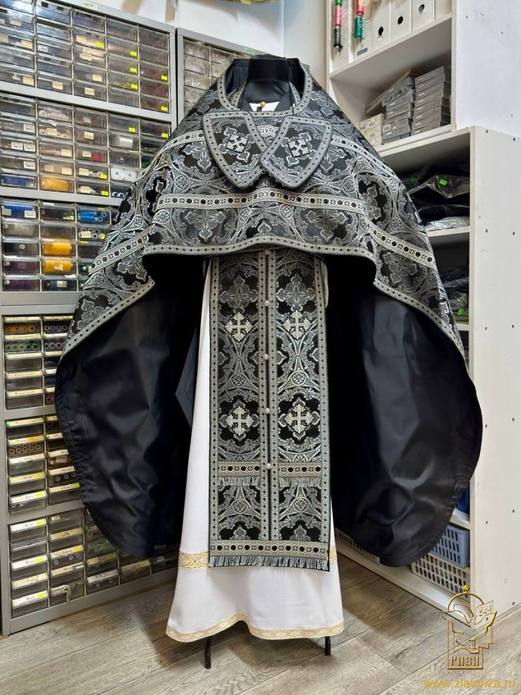 Облачение иерейское парча, черное с серебром.