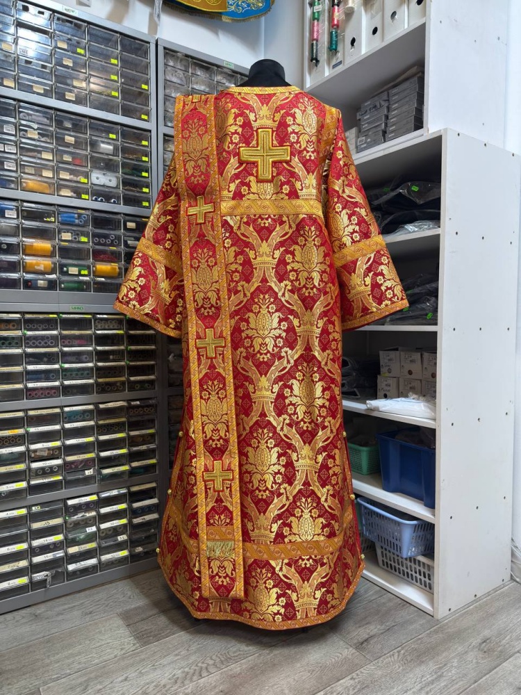 Диаконский стихарь, шелк, красный с золотом.