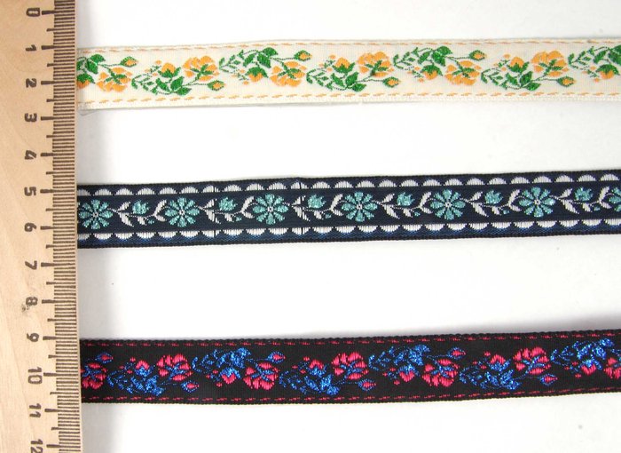 Тесьма жаккардовая, с люрексом, шир. 1,5 - 2 см