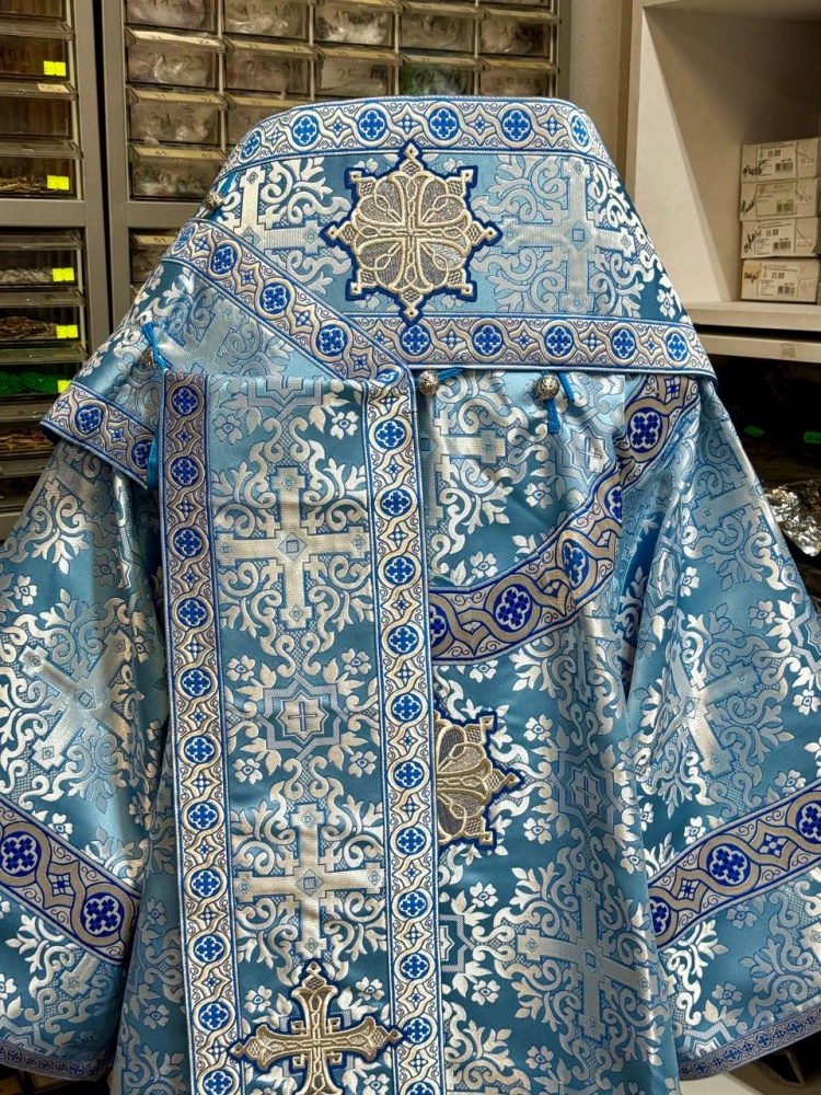 Облачение архиерейское, шелк голубое с серебром.