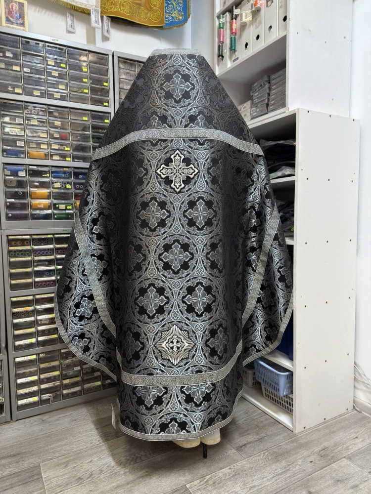 Облачение иерейское парча, черное с серебром.