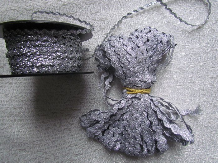 Тесьма ВЬЮНЧИК серебро