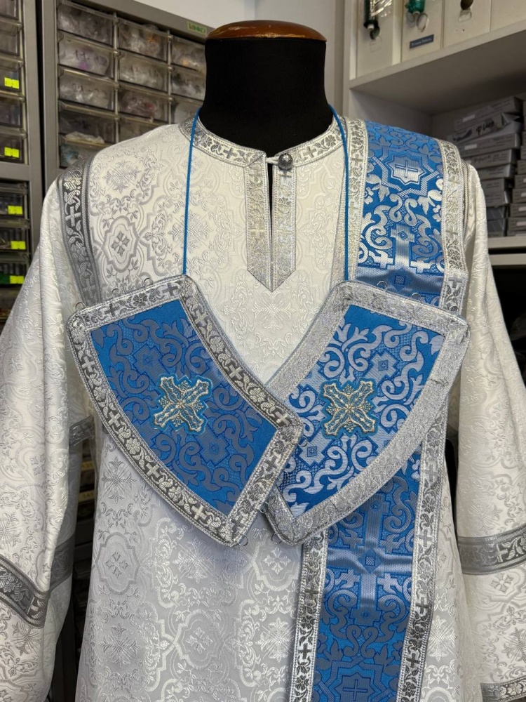 Орарь голубой с серебром, шелк, с поручами